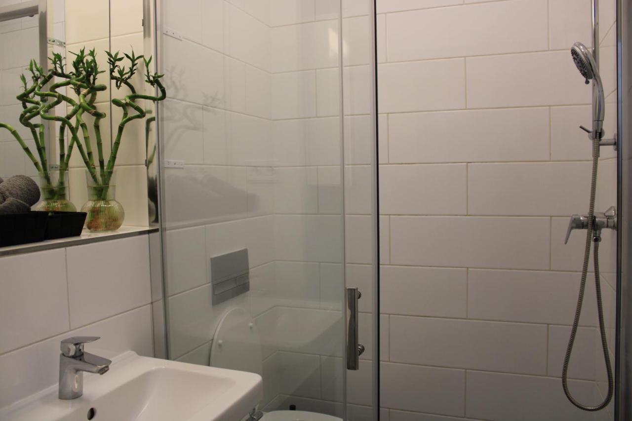 LYLY APARTMENT - Parkování Zdarma - U centra Praga Exterior foto