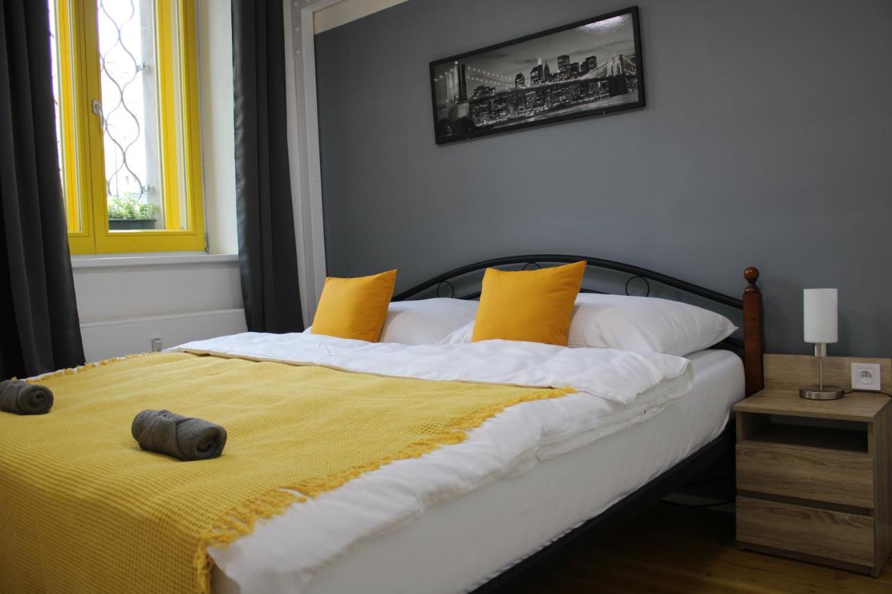 LYLY APARTMENT - Parkování Zdarma - U centra Praga Exterior foto